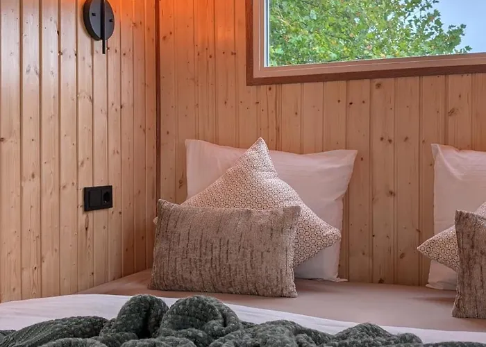 Crash'nstay - Mamaloe Chalet Waalwijk