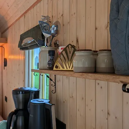 Crash'nstay - Mamaloe Σαλέ Waalwijk